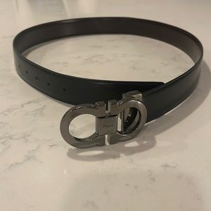 💯 Authentic Ferragamo Belt Reversible Black& Dark Brown ✨ brand new condition✨